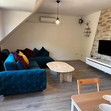 A&V Apartments Wunderschoene Rheinblick Wohnung Zum Entspannen Apt Ela Duisburg Eksteriør bilde