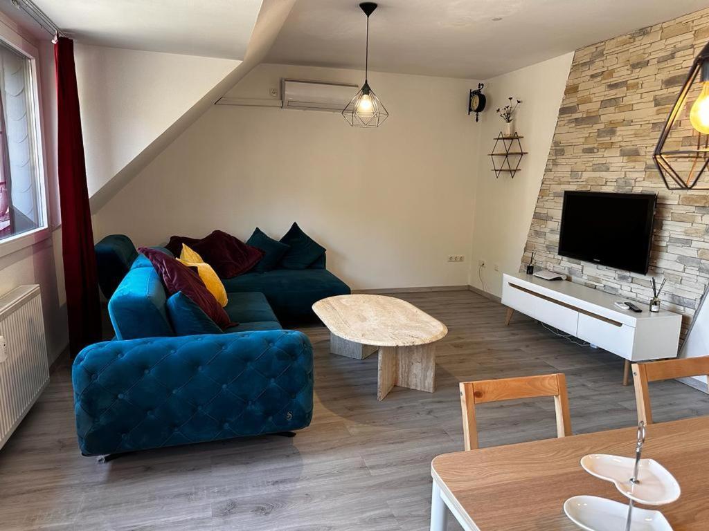 A&V Apartments Wunderschoene Rheinblick Wohnung Zum Entspannen Apt Ela Duisburg Eksteriør bilde