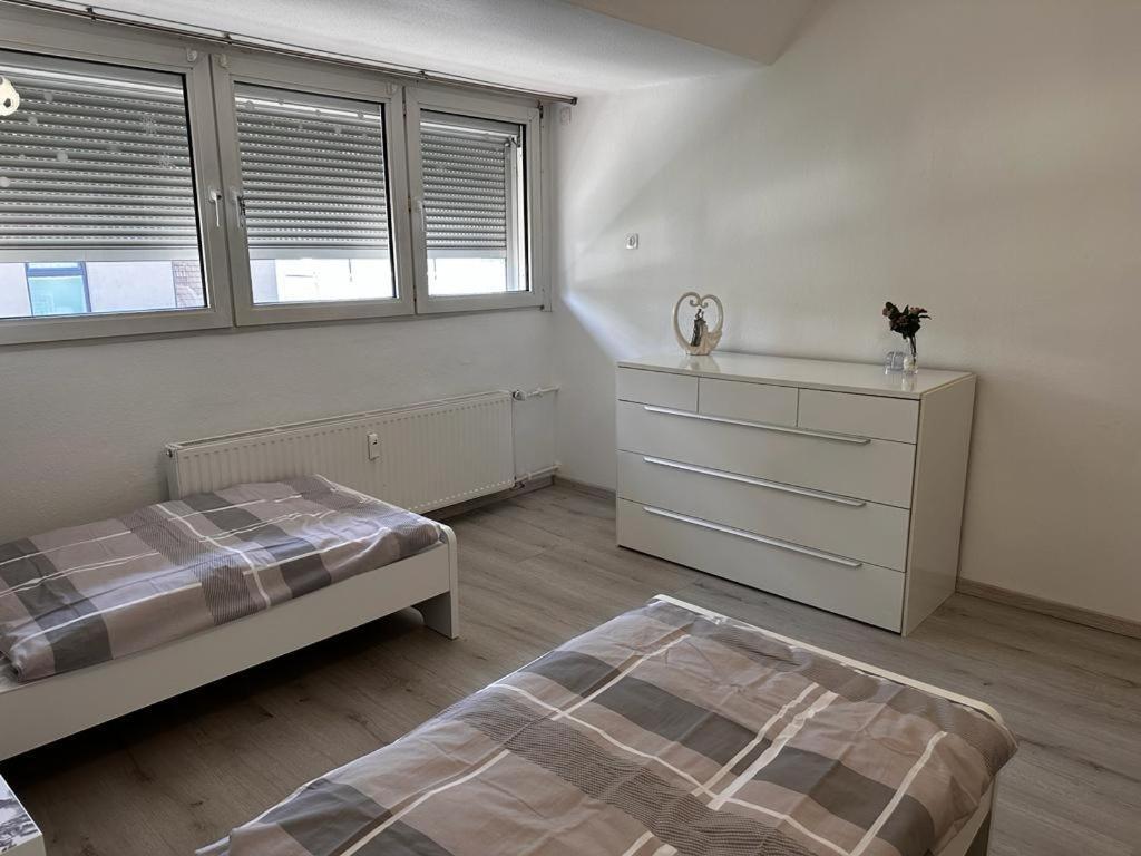 A&V Apartments Wunderschoene Rheinblick Wohnung Zum Entspannen Apt Ela Duisburg Eksteriør bilde