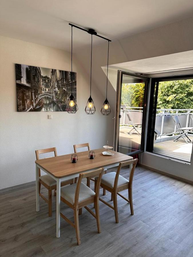 A&V Apartments Wunderschoene Rheinblick Wohnung Zum Entspannen Apt Ela Duisburg Eksteriør bilde